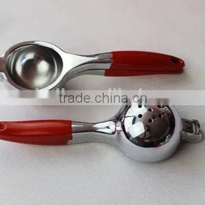 LM-106 Mirror Finish Lemon Squeezer With Rubber Soft Handle thumbnail-1