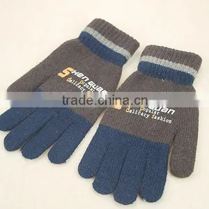 Glove thumbnail-1