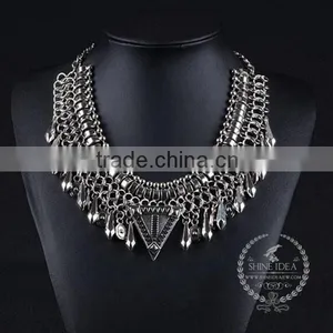High Quality Vintage Rhinestone Chunky Statement Necklace Tin Alloy Fashion Women Pendant Necklace 6390107 thumbnail-1