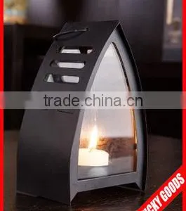 Special Design Showcase Decoration Triangle Hurricane Metal Lantern Wholesale thumbnail-1