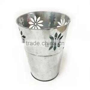 Mini Candy Pail thumbnail-2