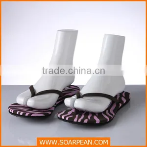 Female Foot Fiberglass Mannequin thumbnail-3