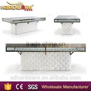 Hotel Crystal Pendant Cake Table , Tempered Dining Table for Wedding thumbnail-1