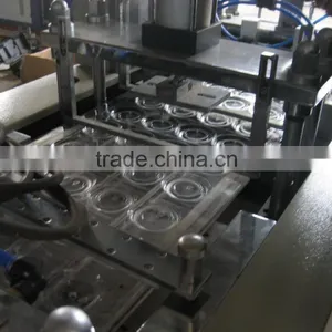 2014 Best Selling CE Standard Automatic Plastic Cup Lids Forming Machine thumbnail-5