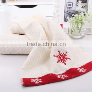 Cotton Embroidery Snowflake Bath Towel Set thumbnail-1
