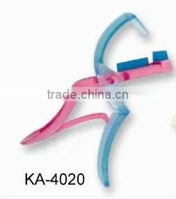 Mini Plastic Eyelash Curler thumbnail-1