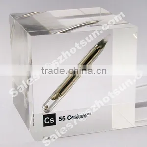 Cube Girls' Clear Acrylic Favor Box thumbnail-5