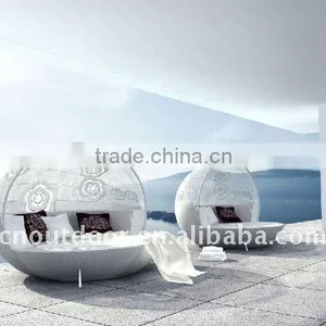 Modern Unique Design Round Rattan Lounge Bed thumbnail-1
