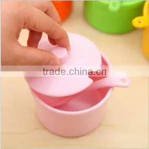 OEM Creative Home Kitchen Plastic 4 Color Spice Box With Plastic Spoons Seasoning Box Supplier In ShenZhen thumbnail-3