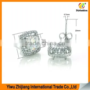 Beautiful Designed Brass White Cubic Zirconia Square Imitation Diamond Drop Earrings thumbnail-5