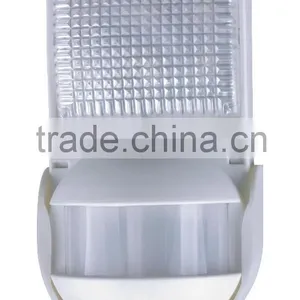 Small LED Sensor Night Light for Kids/cabinet 4.5V/DC thumbnail-1