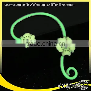 Flower Shaped Glow in the Dark Stud Alloy Earring thumbnail-6