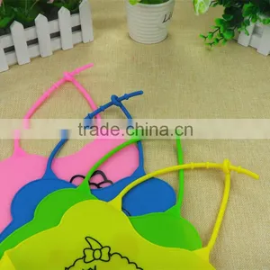 Wholesale High Quality FDA Silicone Baby Drool Bib Bandana Set Manufacturer thumbnail-5