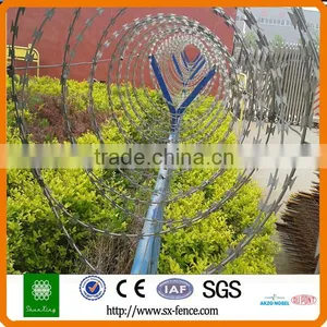 Galvanized BTO CBT Concertina Razor Wire / Razor Barbed Wire thumbnail-5