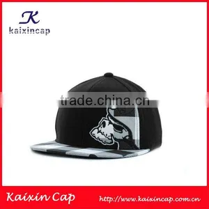 BLACK/WHITE/PLAID FLAT BRIM FLEXFIT HAT CAP SZ S/M thumbnail-1