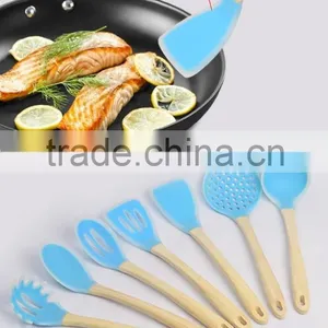 Silicone Kitchen Utensils With Wood Handle Of Cooking Utensils With FDA LFGB Certification thumbnail-3