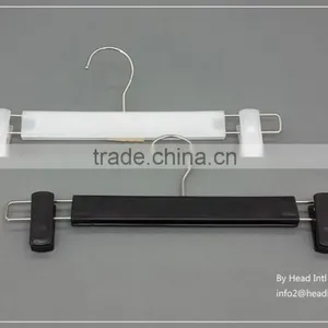 The White /black Plastic Bottom Hanger With White/black Plastic Bar thumbnail-1