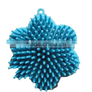Plum Blossom Shape Horse Massage Brush thumbnail-1