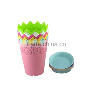 Round Plastic Flower Planter thumbnail-1