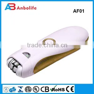Ladies 3-Blade Close Curve Wet and Dry Shaver thumbnail-3
