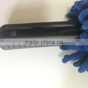 Bendable Microfiber Duster Mop for Added Reach thumbnail-4