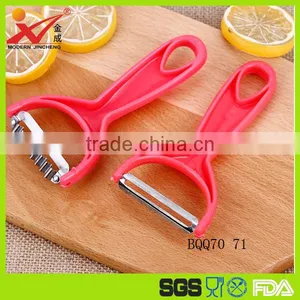Plastic Handle Good Quality Stainless Steel Vegetable and Fruit Peeler thumbnail-1