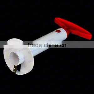 Handheld Cylindrical Pineapple Cutter With Circular Blade thumbnail-1