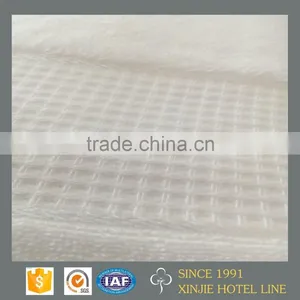 80*160 cm White Hotel Bath Towel With Custom Logo Embroidery thumbnail-3