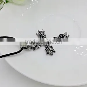 China Supplier New Products Men Necklace Cross Pendant Leather Chain Necklace thumbnail-2