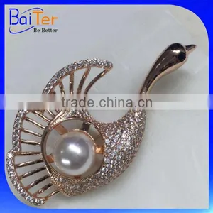 China Custom Fashion Swan Brooch/New Design Wedding Invitation Brooch Wholesale thumbnail-1