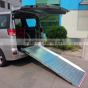 BMWR-201 Aluminum Manual Folding Car Motorcycle Wheelchair Ramp For Dongdeng Van Minivan thumbnail-3