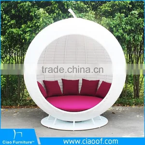 Luxury Hotel Leisure Apple Shape Synthetic Rattan Sunbed / Outdoor Sunbed thumbnail-3