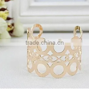 Dubai Fashion Jewelry 2015 Heart Hollow Bangle With Factory Direct Sale thumbnail-3