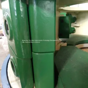 High Chrome Spare Parts of Cavity Wear Plate Used for Barmac VSI Crusher thumbnail-5