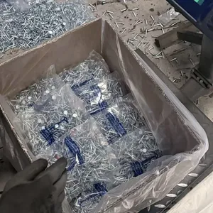 Hot-Dipped Galvanized Clout Head Nails for Industrial Use 1kg/bag Custom Orders thumbnail-5