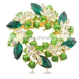 Crystal-studded Chic Wreath Brooch Scarf Ring High-end Apparel Accessories Jewelry thumbnail-2