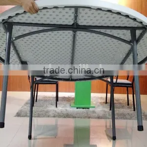 Round Folding Plastic Table thumbnail-3