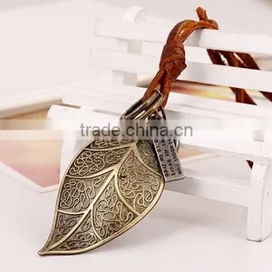 New Jewelry Fashion Beautiful Leaves Pendant PU Leather Chain Vintage Long Necklace thumbnail-4