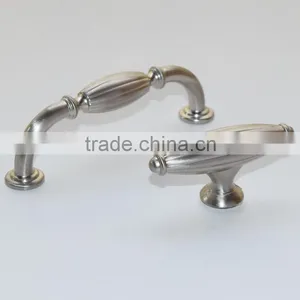 Wholesale Kitchen Cabinet Handles and Knobs,zinc Alloy Cabinet Handle thumbnail-1