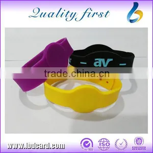 Active EM4305 RFID Bracelets Customized NFC Wristbands thumbnail-1
