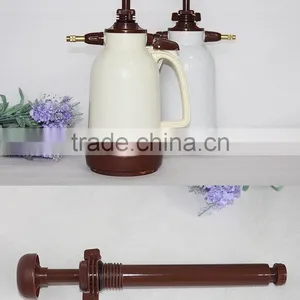 ILOT 1.5L Hand Operated Pressure Pump Sprayer thumbnail-1