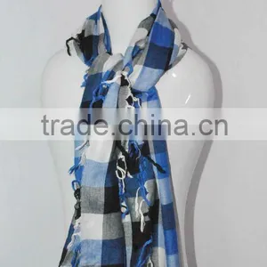 Checks Tassels Scarf thumbnail-1