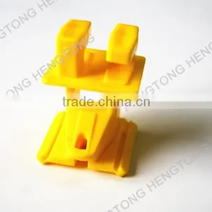 Polytape Insulator For Wood Post Electric Fence thumbnail-1