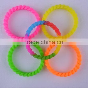 Newest Hallow Out Chunky Colorful Silicone Chain Bracelet thumbnail-1