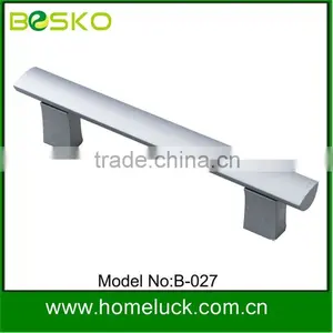 Refrigerator Door Handle thumbnail-1