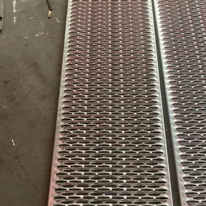 Anti-slip Perforated Mesh Pattern Plate, With Alligator Mouth Holes, Suitable for Pedestrian Walkways, Cutting and Bending Services Available thumbnail-3