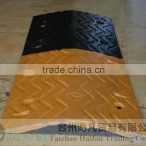 1000*350*40mm Heavy Strength Reflective Rubber Speed Hump for Crossing/High Quality Rubber Speed Hump Used in Intersection thumbnail-3