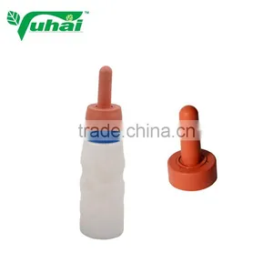 Farm Natural Rubber Non-toxic 2L Animal Feeding Bottle for Cow and Goat thumbnail-3