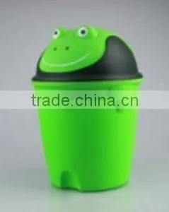 Mini Plastic Trash Can thumbnail-1