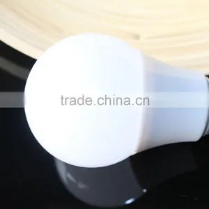 Cheap Price Aluminum Housing 7w E27 Led Bulb Light A60 E27 Led Glass Bulb thumbnail-2